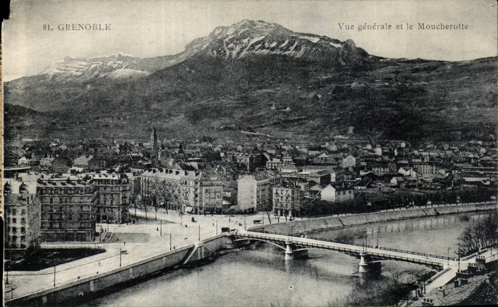 Grenoble — Vue générale et le Moucherotte — P. GAUDE, phot.-édit. - Grenoble - Frente