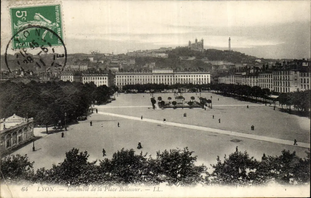 LYON — Vista da Place Bellecour — I.L. - Frente