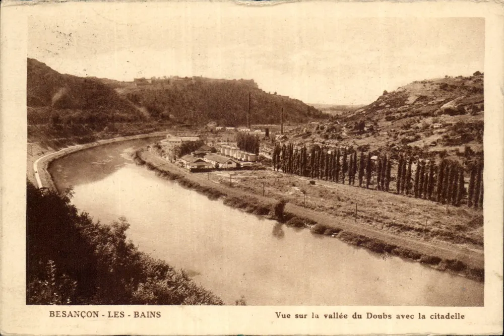 Besançon - Die Bäder — Ansicht der Doubs-Tal mit der Citadel — Imp. d'Art 'Hélia' (Moselle) - Vorderseite