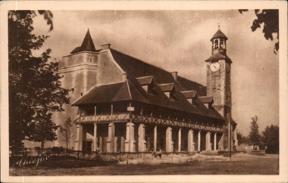 Montluçon (Allier) — O velho castelo — As Edições Modernas Théojac * Limoges - Frente