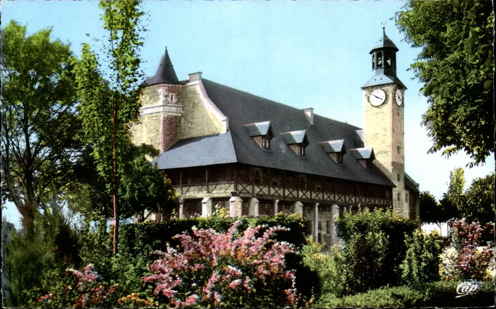 Montluçon — O velho Castelo — C.A.P. n°153, editor Lébèl - Frente