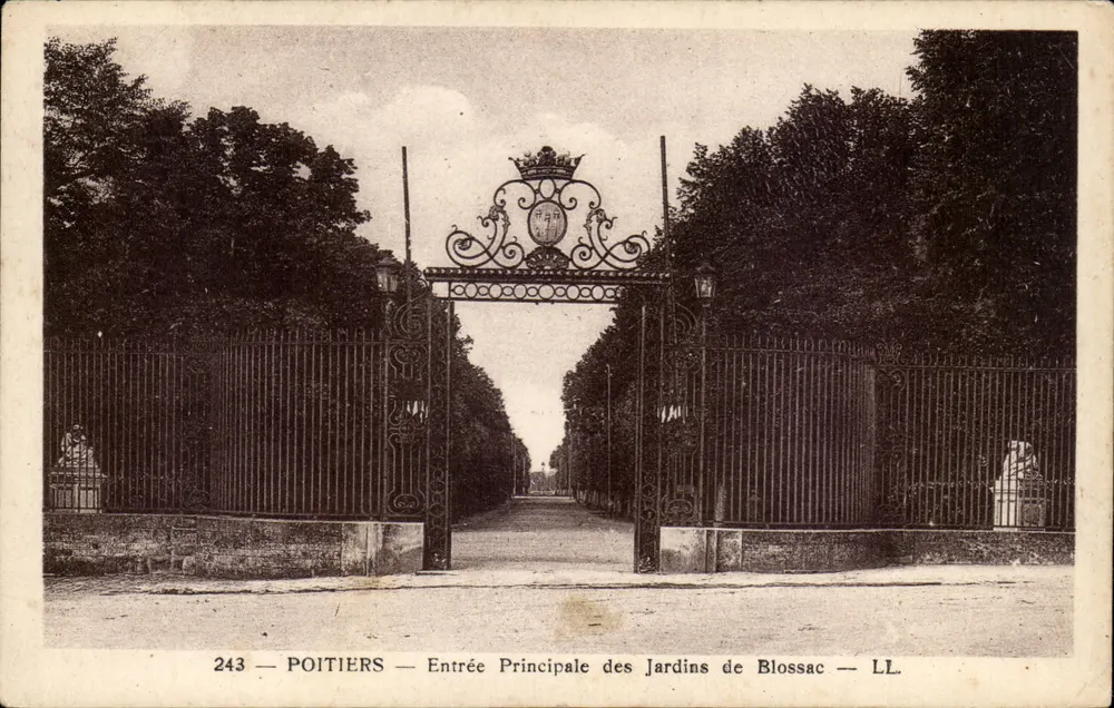 Poitiers — Haupteingang der Jardins de Blossac — LL. n°243 - Vorderseite