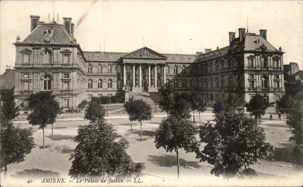 Amiens — O Palácio de Justiça — LL. - Frente