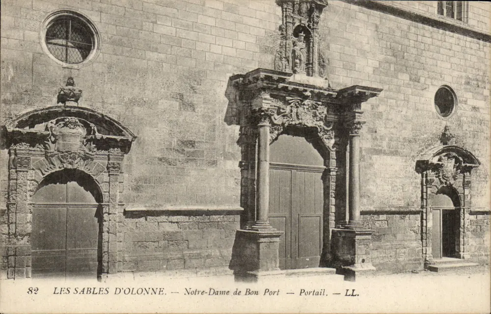 Les Sables d'Olonne — Notre-Dame de Bon Port — Portail — LL. - Frente