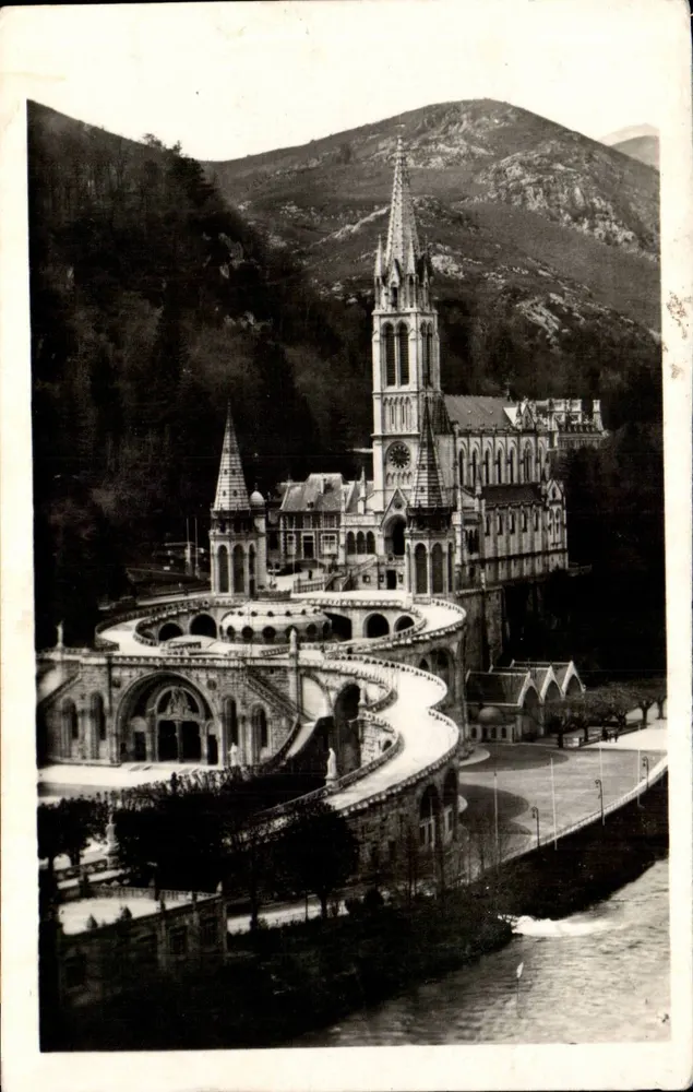Lourdes — A Basílica e o Gaze — Edição P. Doucet, n°104 - Frente