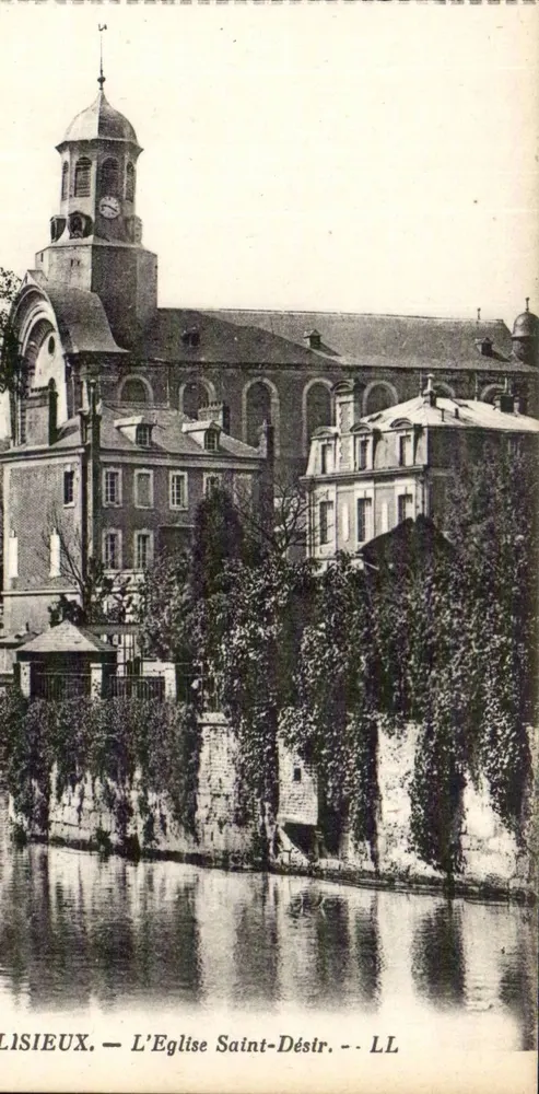 Lisieux — A Igreja de São Désiré — LL - Frente