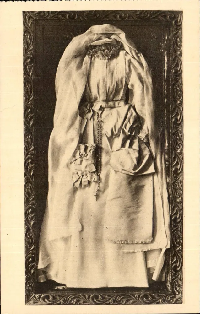 Erstkommunionkleid der Heiligen Thérèse des Kindes Jesu - Vorderseite