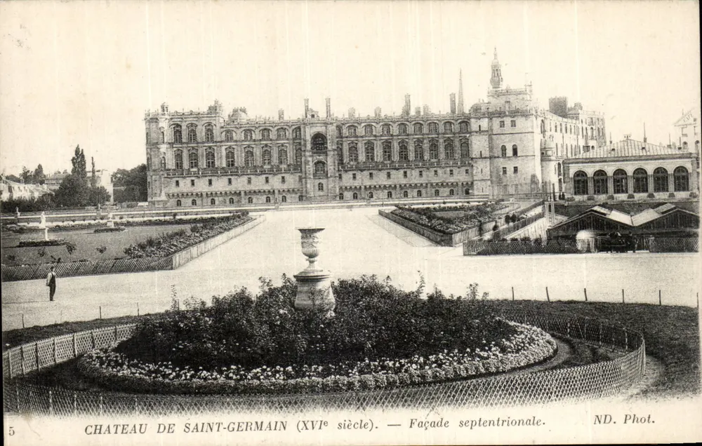 Castelo de Saint-Germain (século XVI) — Fachaça norte — ND. Phot. - Frente