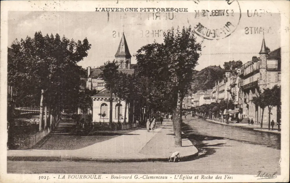 La Bourboule — Boulevard Clemenceau — Die Kirche und Felsen der Feen — Idsal, n°3025 - Vorderseite