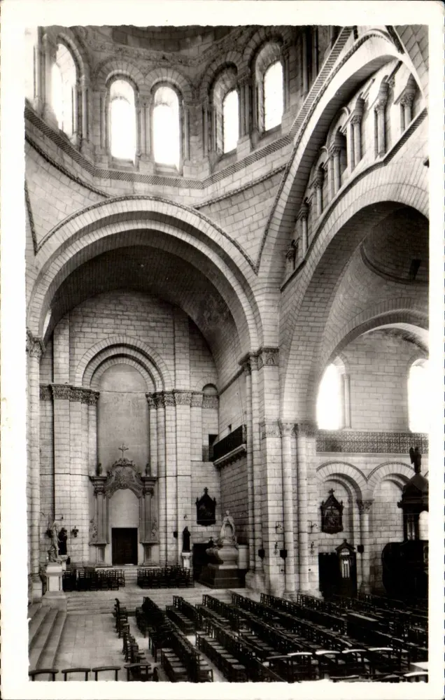Catedral de Angoulême — Transepto Sul — Edições Charentais de Arte A. Gilbert - Frente