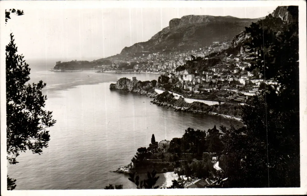 A Princesa de Mônaco vista de Roquebrune — Coleção «A Costa do Azul» — edição Rella - Frente