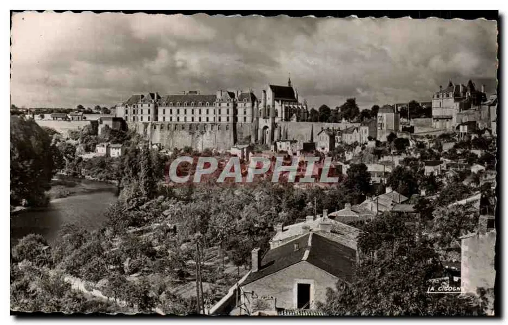 Vista geral sobre o castelo — Thouars — edição A Coruja - Frente