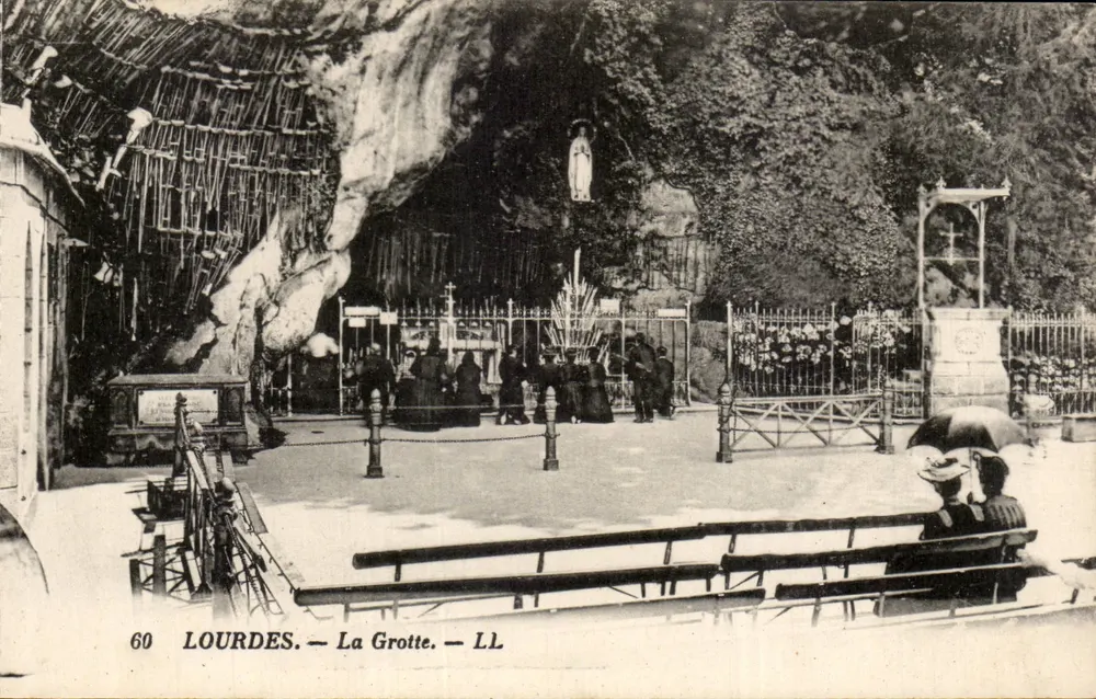 Lourdes — A Gruta — LL - Frente
