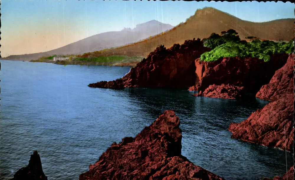 As Rochas Vermelhas no Trayas — Saint-Raphaël (Var) — Les Éditions FRANK, 2, Rd. Tzaréwitch, Nice — n° 623 - Frente