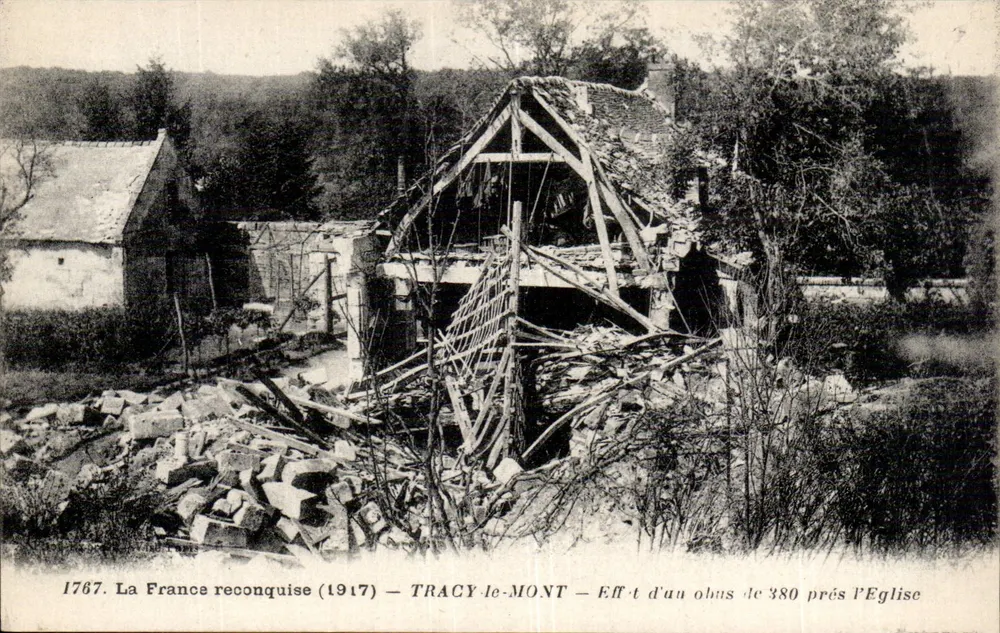 Tracy-le-Mont — Effekt einer 380-Granate nahe der Kirche — Frankreich erobert (1917) - Vorderseite