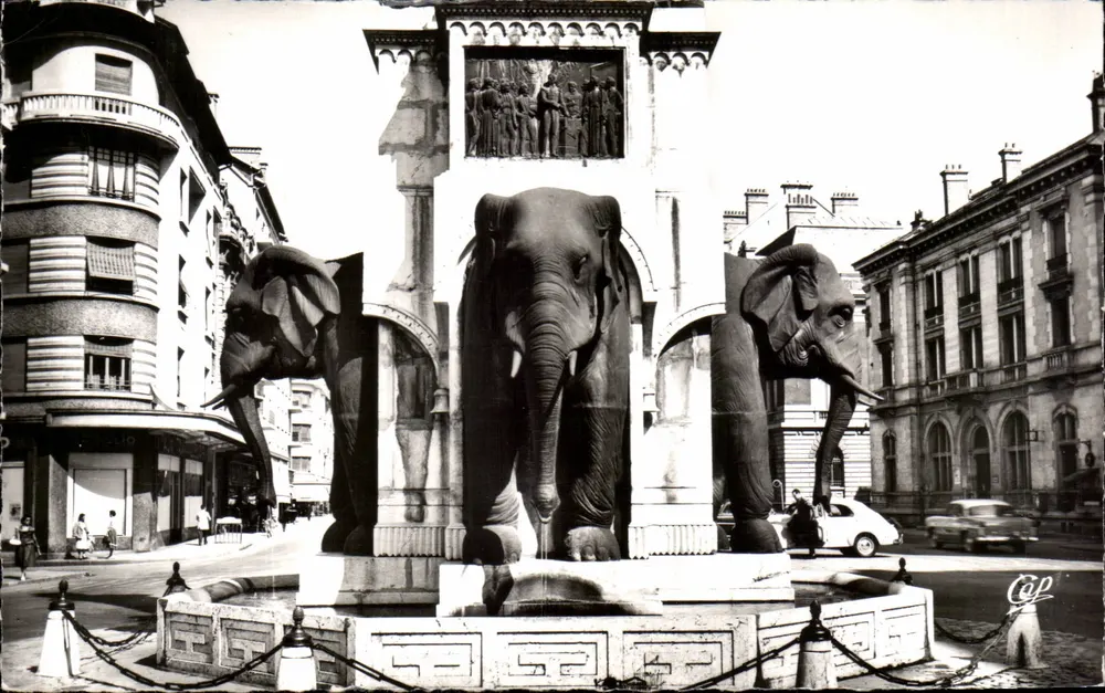 Chambéry — Fontäne der Elefanten, Detail — von Sappey (Serie 4-100-Q) - Vorderseite