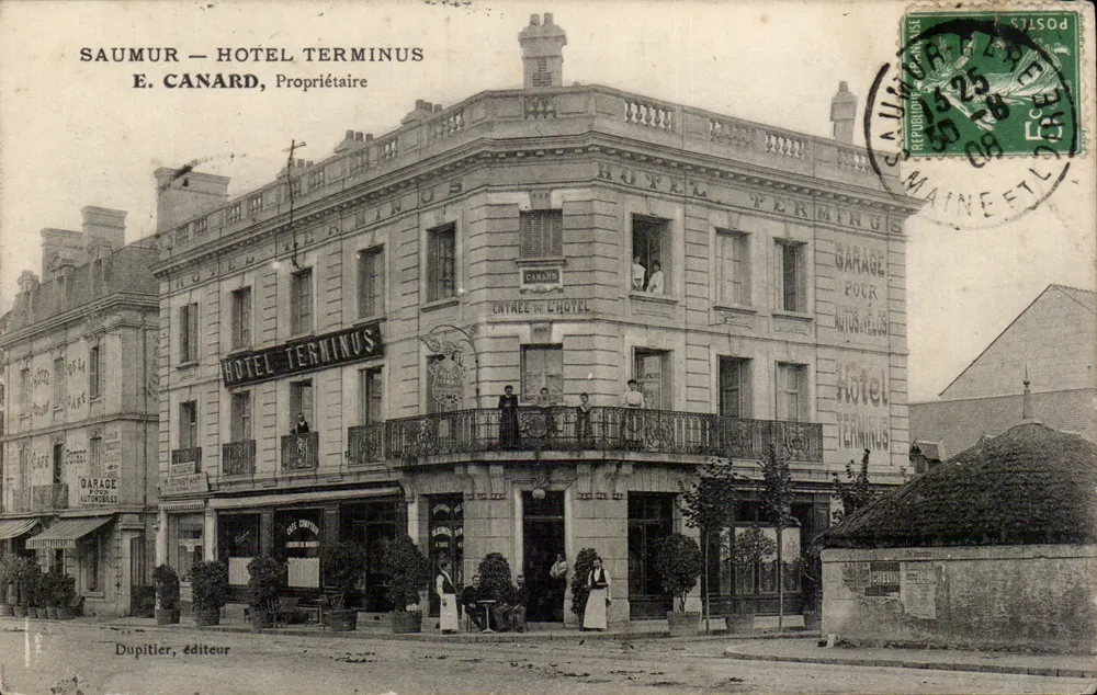 Saumur — Hotel Terminus — E. Canard, Proprietário - Frente