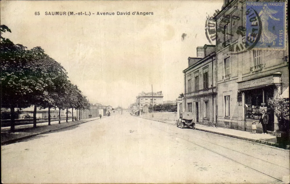 Saumur (M.-et-L.) — Avenida David d'Angers — R. Doreange, Tours - Frente