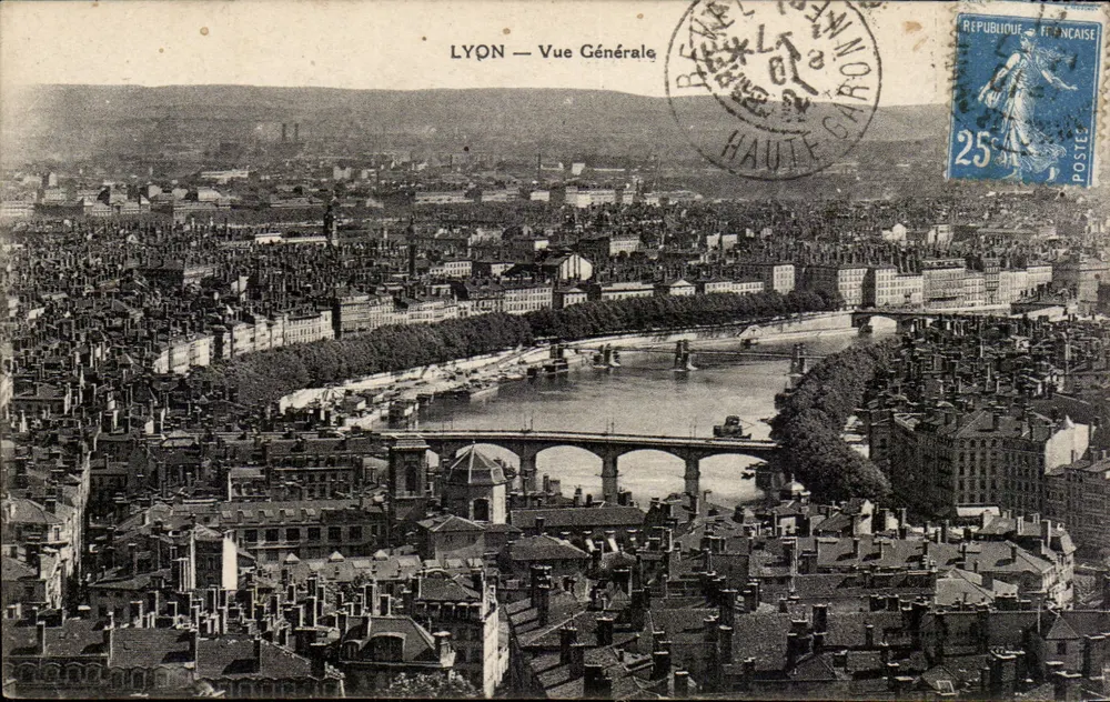 LYON — Vista Geral — Haute-Garonne - Frente
