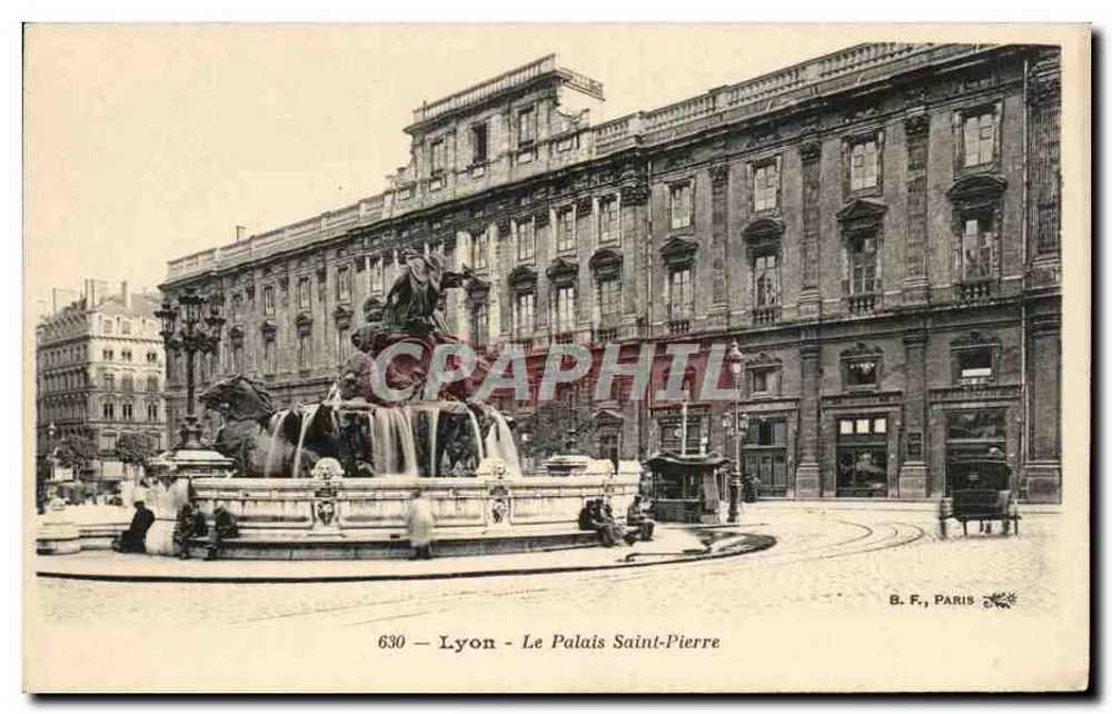 Lyon - O Palácio São Pedro — vista da praça com fonte — B. F., Paris, n° 630 - Frente