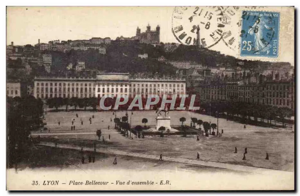 LYON — Place Bellecour — Vista geral — E.R. - Frente