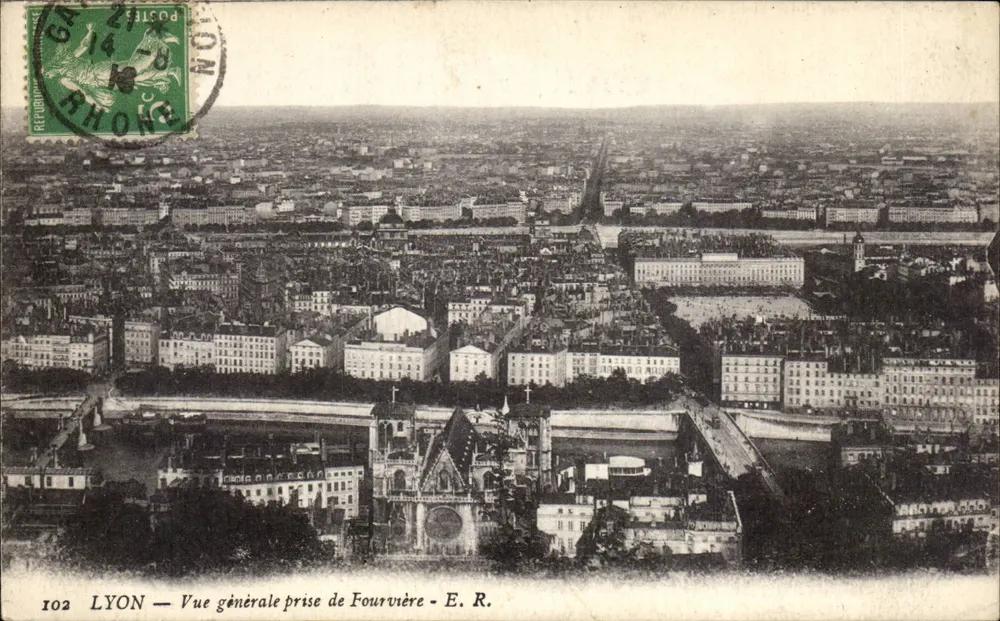 LYON — Vista geral tirada de Fourvière — E. R. — n° 102 - Frente