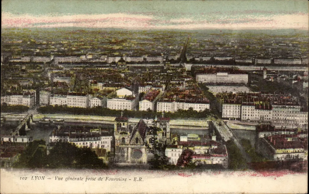 LYON — Vista geral tirada de Fourvière — E.R. n°102 - Frente