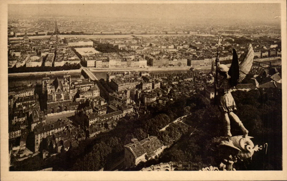 Lione (Rodano) — Vista generale scattata da N.-D. di Fourvière — Les Éditions d'Art YVON, Parigi - Recto