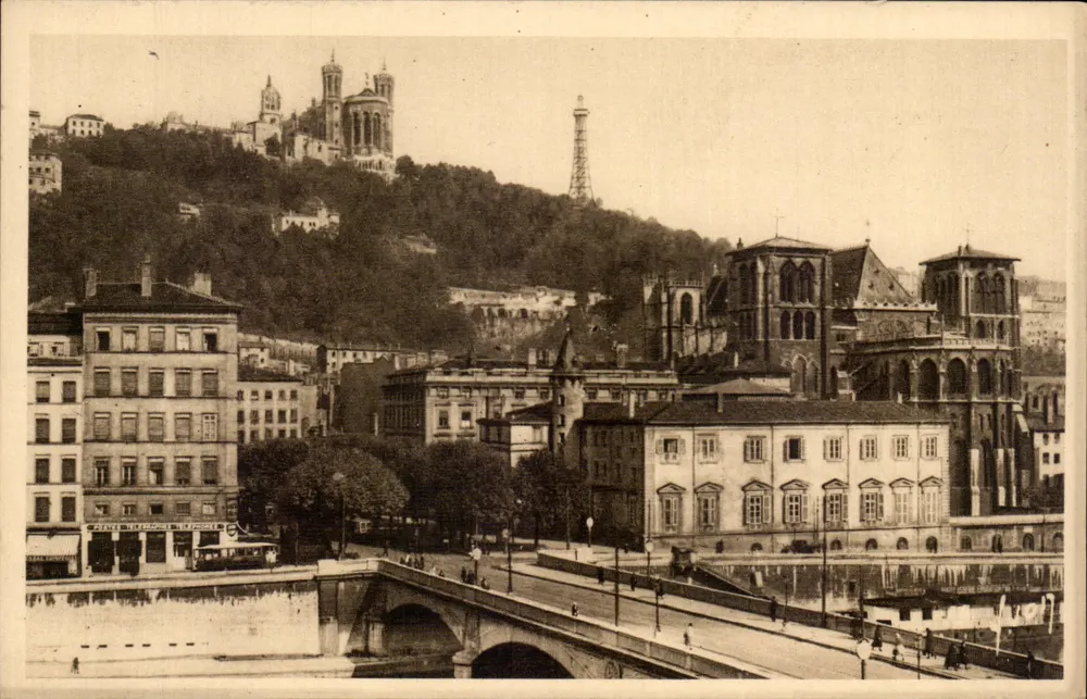 Lyon (Rhône) — Apsis der Kathedrale, Hügel und Basilika von Fourvière — Les Editions d'Art 'LYON', Paris - Vorderseite
