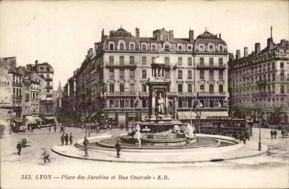 LYON — Plaza de los Jacobinos y Rue Centrale — E.R. — n°342 - Anverso