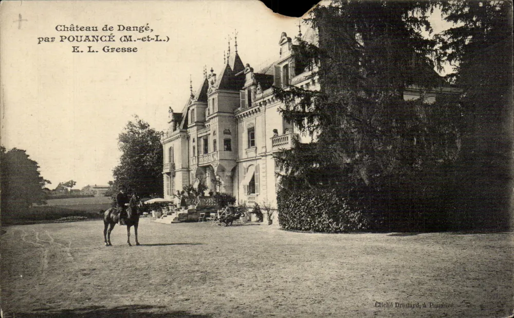 Castelo de Dangé — vista do castelo com cavaleiro — por POUANCÉ (M.-et-L.) E. L. Gresse - Frente