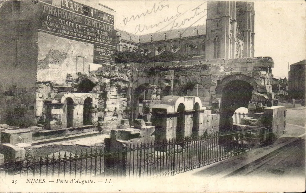 Nîmes — Porte d'Auguste — LL - Frente