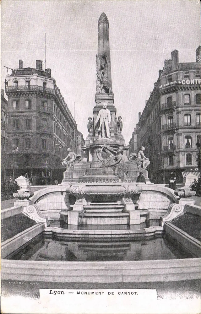 Lyon — Monument de Carnot — Staerck, Paris - Frente