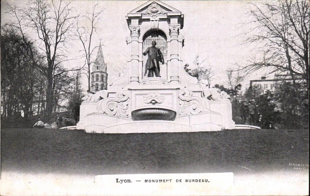 Lyon — Burdeau-Monument — Verlag Staerck, Paris - Vorderseite