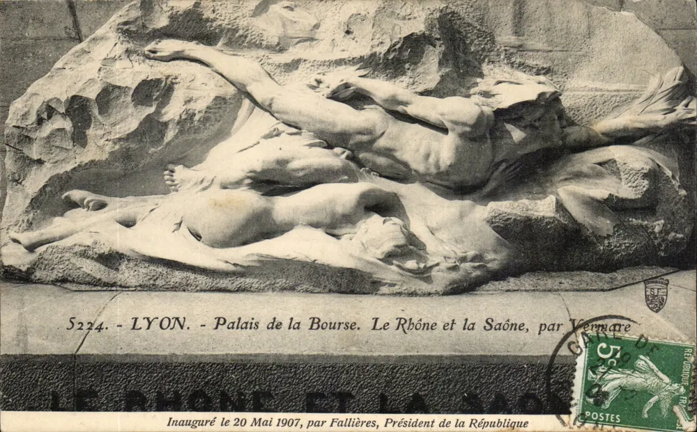 Lyon - Palácio da Bolsa. O Rio Rhône e o Rio Saône, por Vermare - Frente