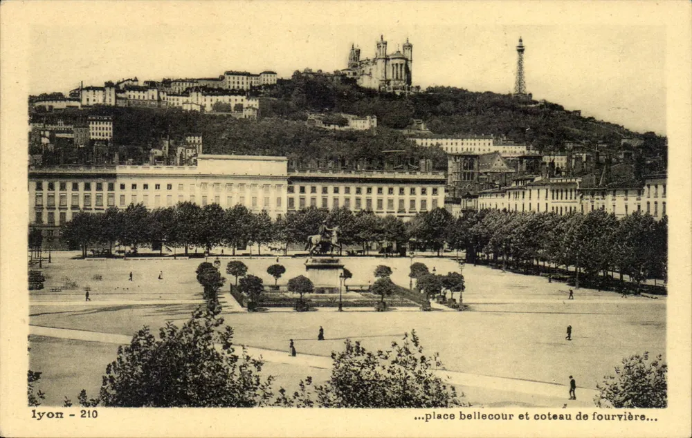 Place Bellecour und Coteau de Fourvière — Lyon — Éditions J. Cellard - Vorderseite
