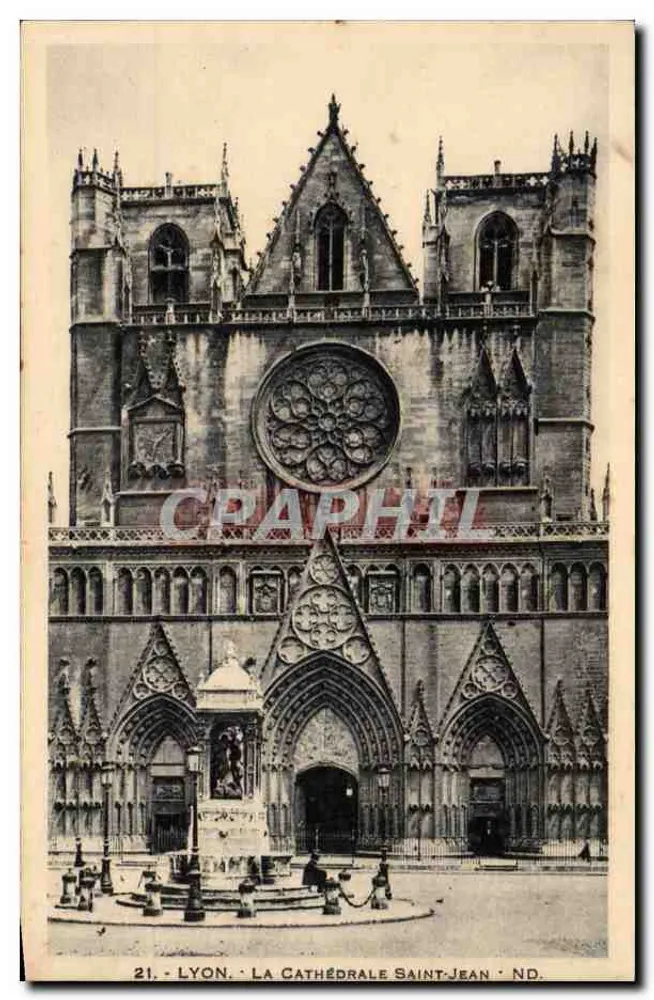 Lyon - A Catedral de São João - ND. - Frente