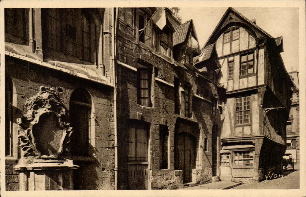 Rouen — Alte Häuser in der Rue Saint-Romain — YVON - Vorderseite