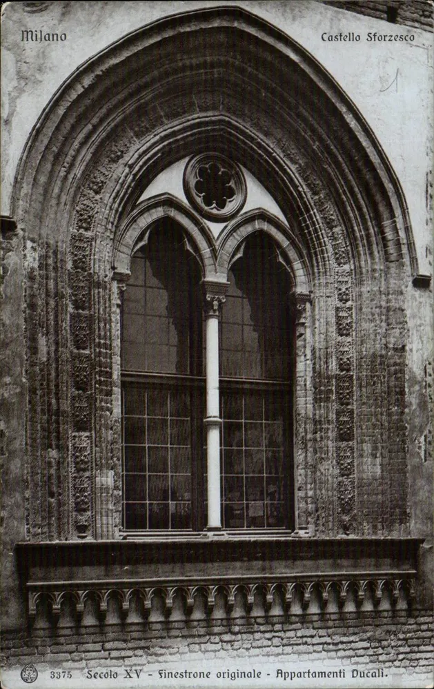 Mailand — Castello Sforzesco — Gotisches Fenster des 15. Jahrhunderts — Ducal Apartments - Vorderseite