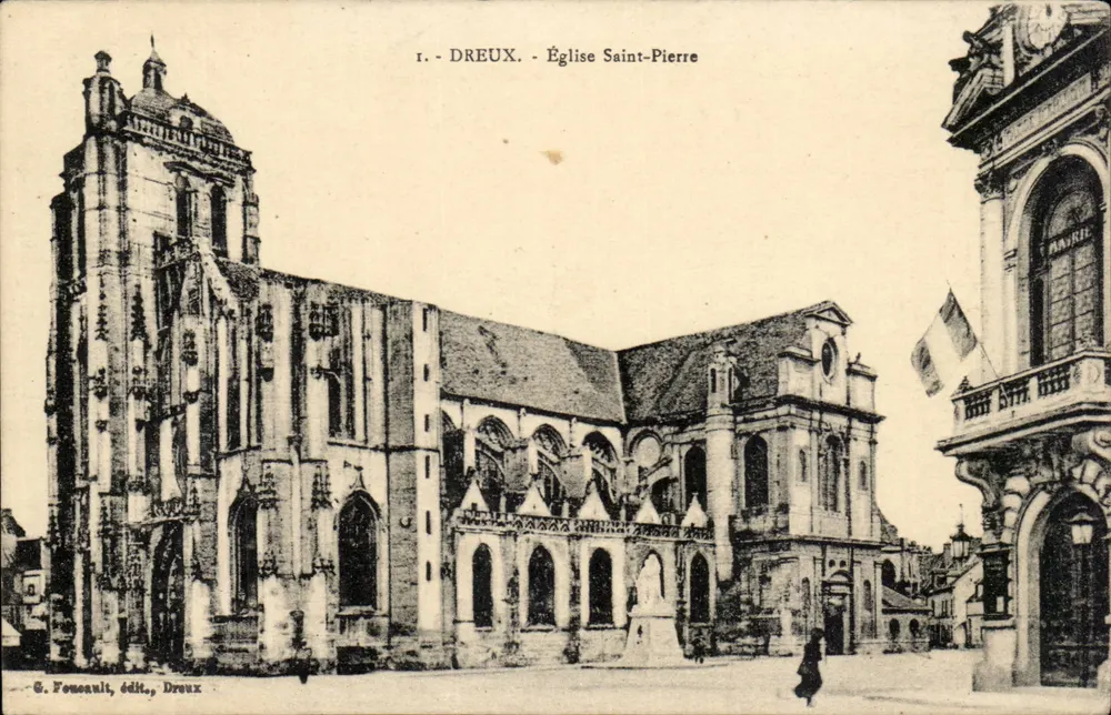 Dreux - Igreja de São Pedro — vista do edifício com bandeira francesa — G. Fonceault, editor, Dreux - Frente