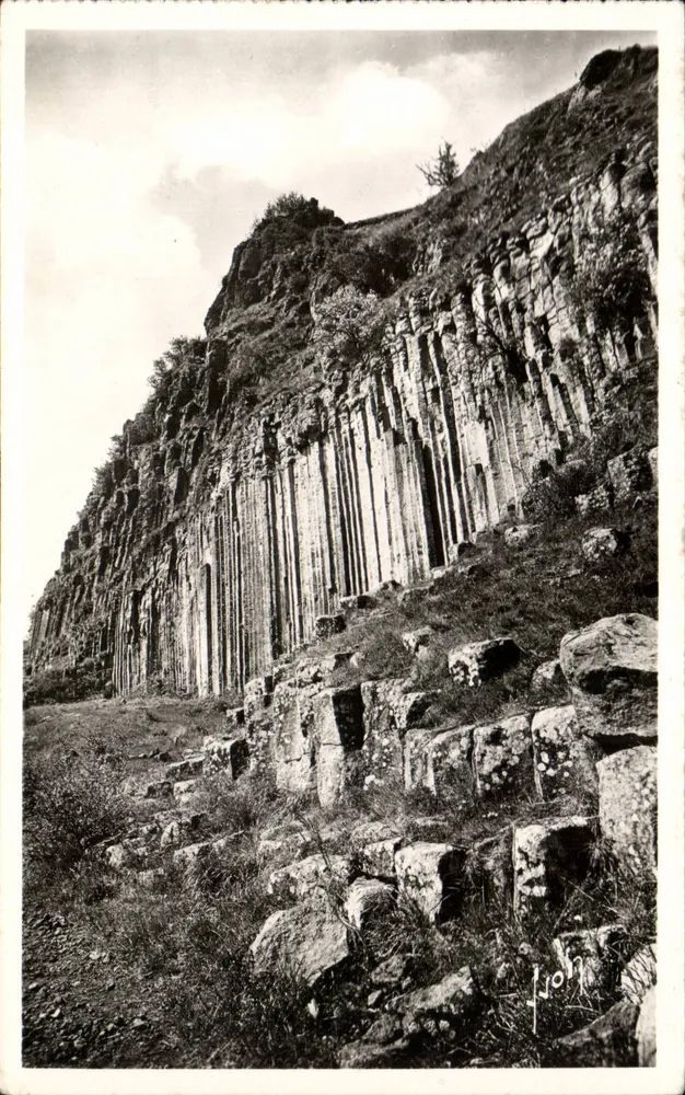 As Orgas de Espoly — Arredores do PUY (Alta Loire) — Les Éditions d'Art Martel - Frente
