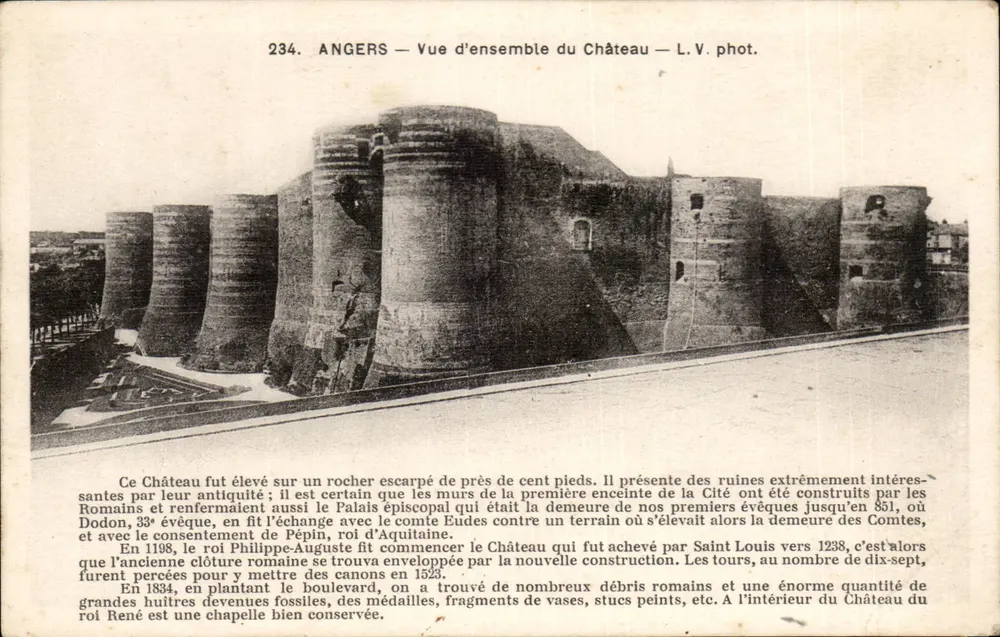 Angers — Vista geral do Castelo — L.V. fot. - Frente