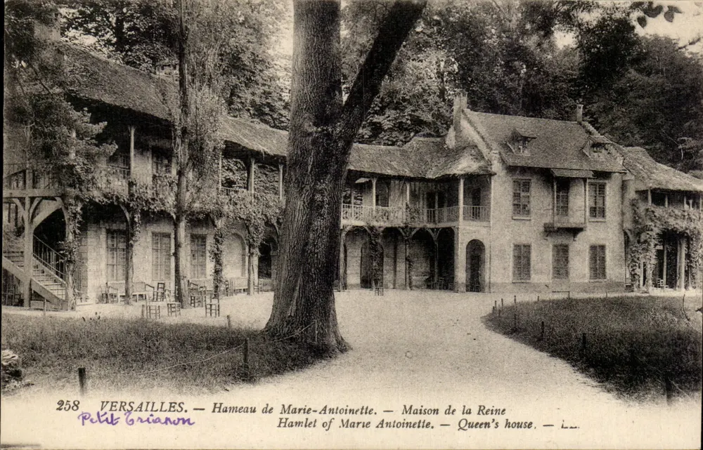 Versailles — Hameau de Marie-Antoinette — Maison de la Reine — Petit Grianon, n°258 - Vorderseite