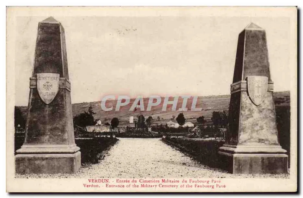 Verdun — Eingang zum Militärfriedhof Faubourg Pavé — Foto Verdun - Vorderseite