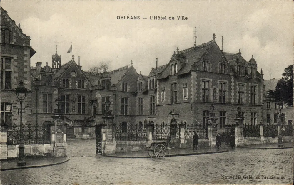 Orléans — L'Hôtel de Ville — Nouvelles Galeries Parisiennes - Frente