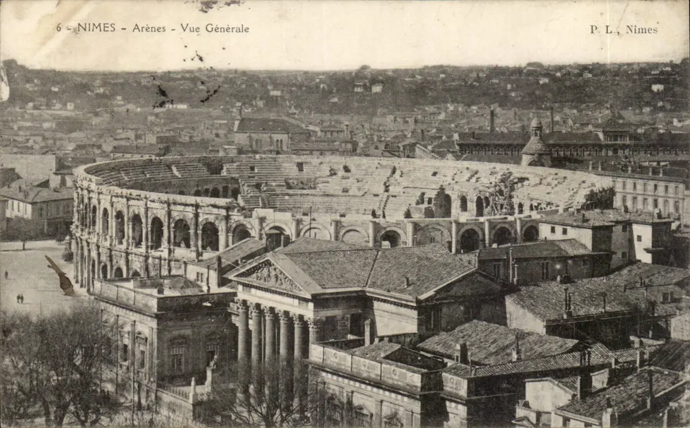 Nîmes - Arênes - Vista Geral — P. L., Nîmes - Frente