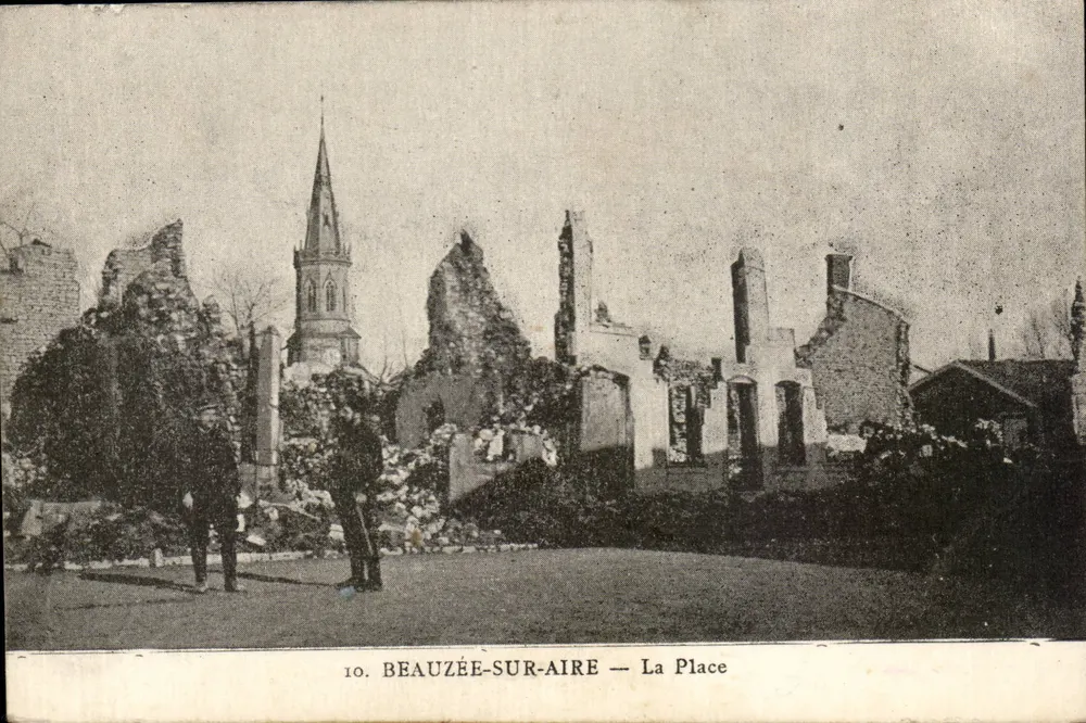 Beauzée-sur-Aire — De Place — Uitgave Clergue, Parijs, n°10 - Voorkant