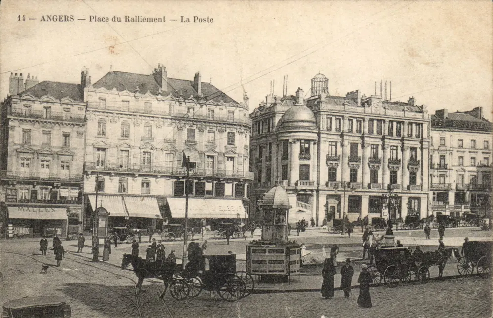 Angers — Place du Ralliement — La Poste - Frente