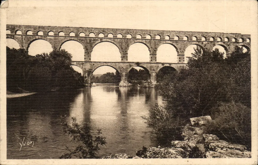 Pont du Gard — aqueduc romain sur le Gard — éditeur Les Éditions d'Art de Bretagne - Awers
