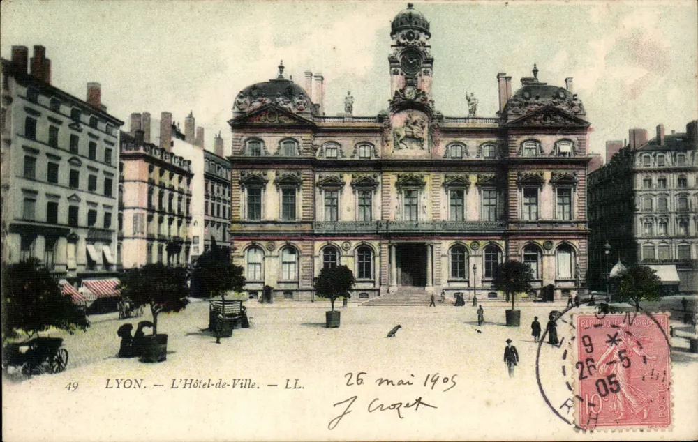 LYON. — O Hotel-de-Ville. — LL. — N° 49 - Frente
